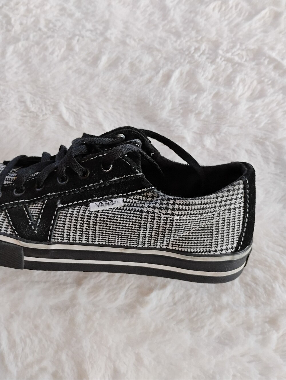 Vans Tory Houndstooth Print Sneakers - Picture 13 of 14